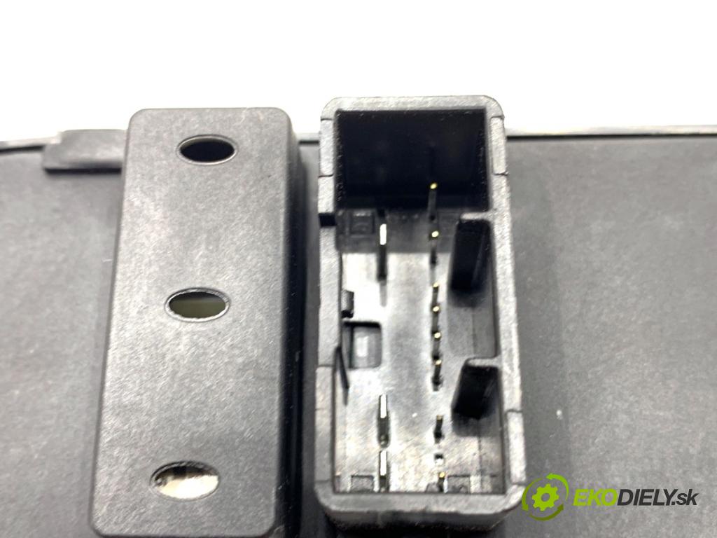 JEEP GRAND CHEROKEE WK SUV 2012 177 kW 3.0 CRD V6 4x4 2987 Prepínač okien  (Prepínacie páčky pod volantom)