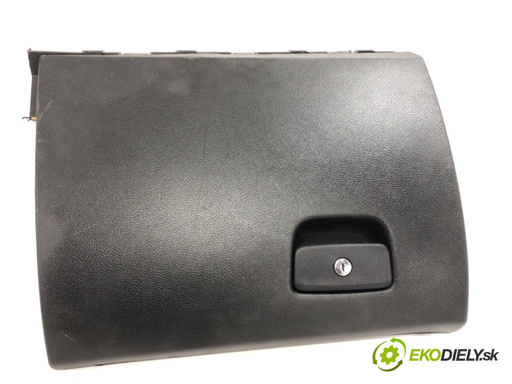 JEEP GRAND CHEROKEE WK SUV 2012 177 kW 3.0 CRD V6 4x4 2987 Priehradka, kastlík spolujazdca P01449119BL (Priehradka (kastlík))