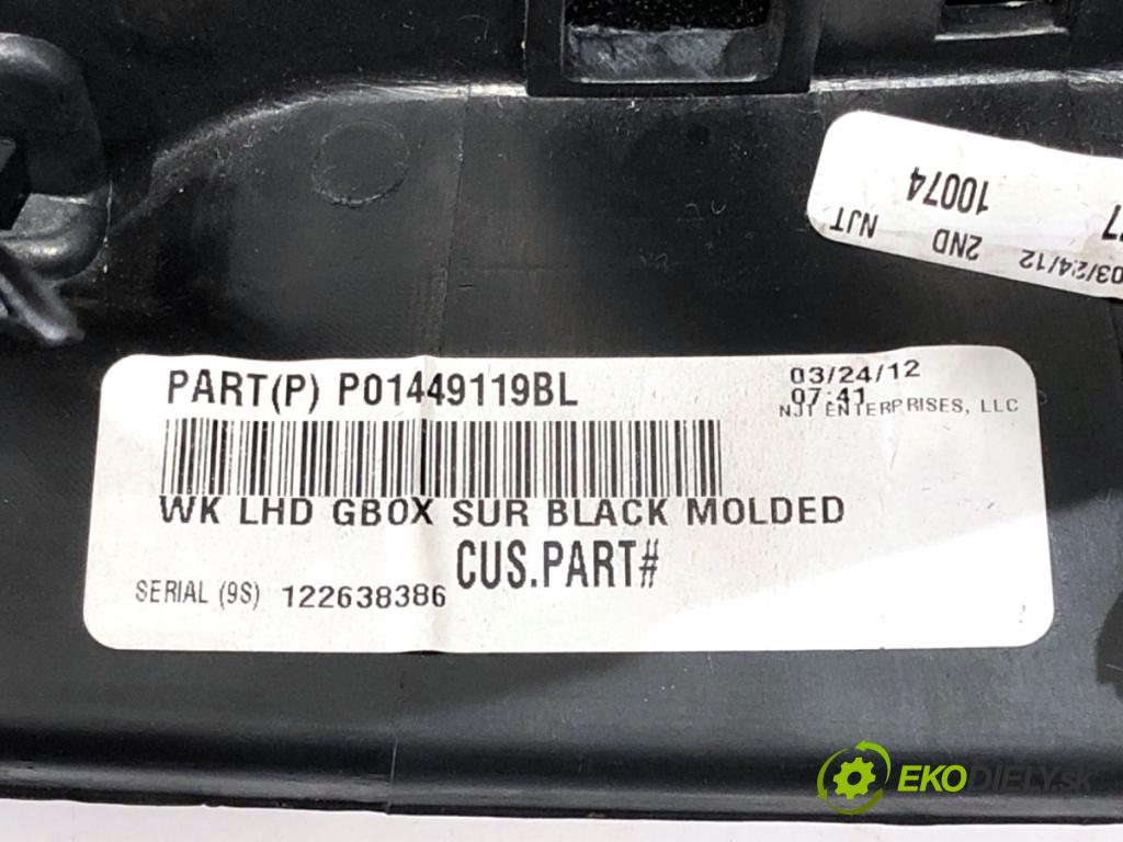 JEEP GRAND CHEROKEE WK SUV 2012 177 kW 3.0 CRD V6 4x4 2987 Priehradka, kastlík spolujazdca P01449119BL (Priehradka (kastlík))