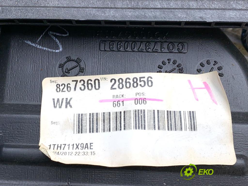 JEEP GRAND CHEROKEE WK SUV 2012 177 kW 3.0 CRD V6 4x4 2987 Tunel středový OPĚRADLO: