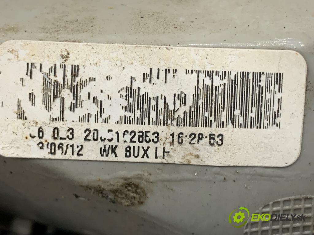 JEEP GRAND CHEROKEE WK SUV 2012 177 kW 3.0 CRD V6 4x4 2987 světlo nárazníka levý zadní část