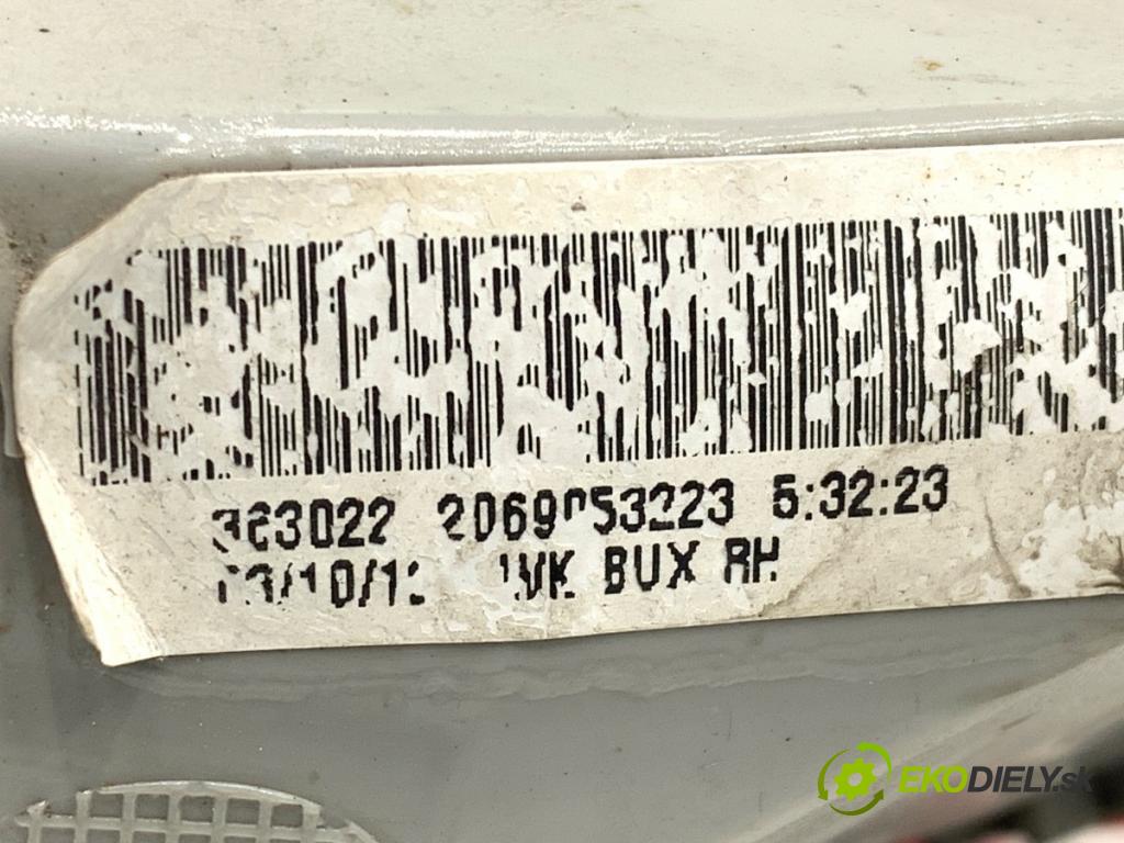 JEEP GRAND CHEROKEE WK SUV 2012 177 kW 3.0 CRD V6 4x4 2987 světlo nárazníka pravý zadní část