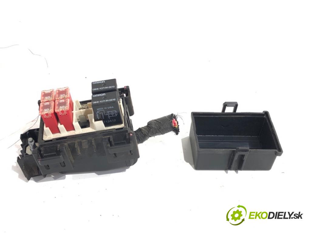 JEEP GRAND CHEROKEE WK SUV 2012 177 kW 3.0 CRD V6 4x4 2987 modul BSI P68101277AC (Pojistková skříňka)