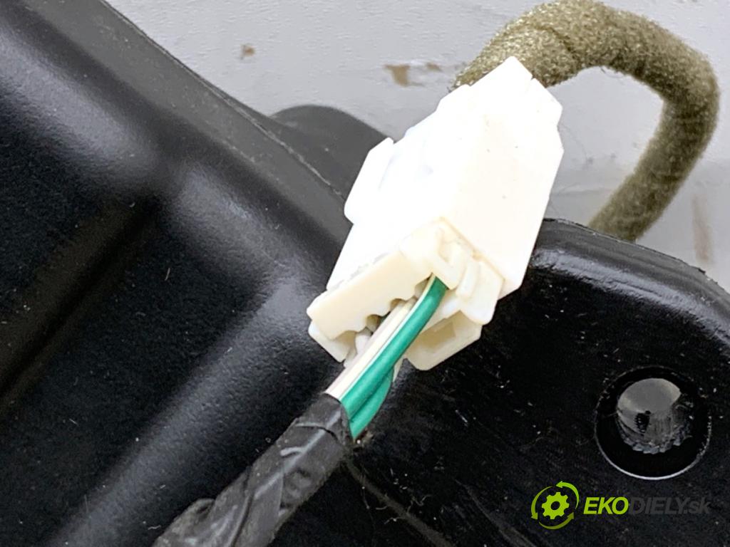 JEEP GRAND CHEROKEE WK SUV 2012 177 kW 3.0 CRD V6 4x4 2987 subwoofer 05064610A (Audio zariadenie)