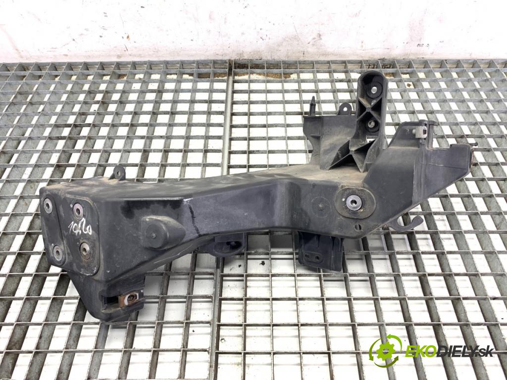 JEEP GRAND CHEROKEE WK SUV 2012 177 kW 3.0 CRD V6 4x4 2987 uchytenia svetla ľavy M149789