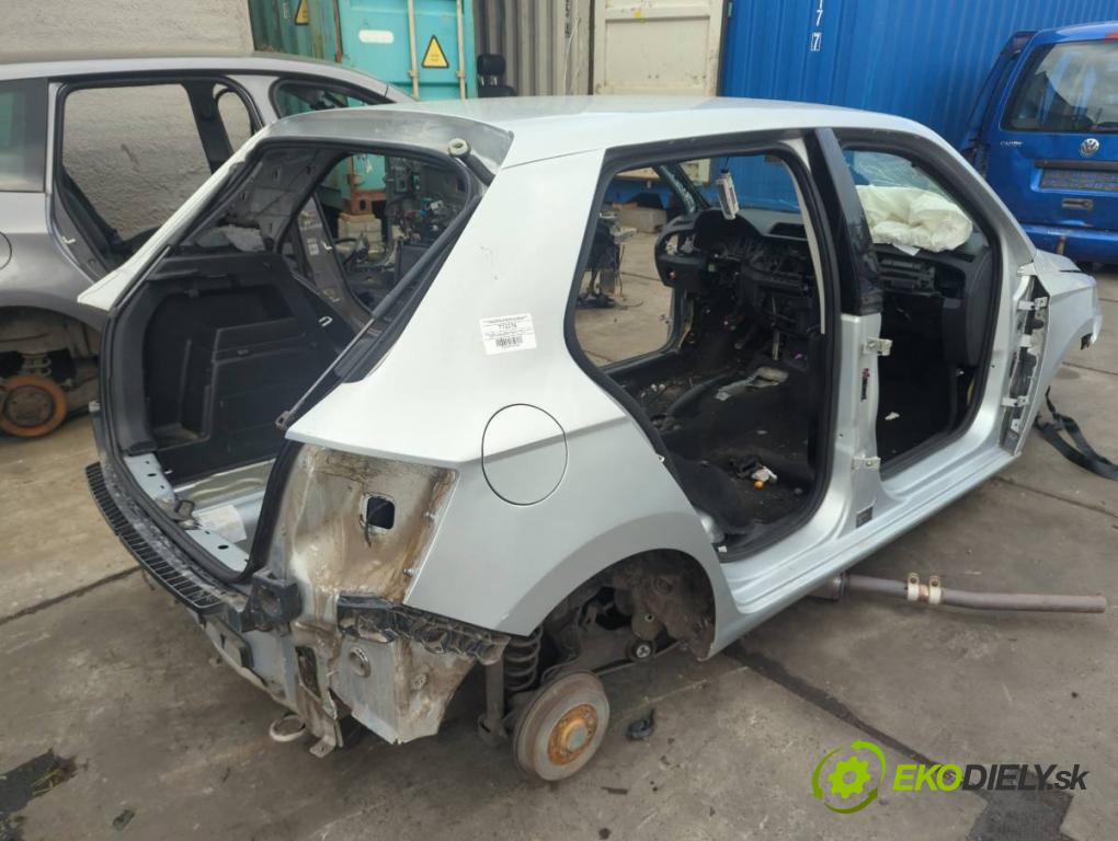 SKODA FABIA III liftback 2017 55 kW 1.0 999 KAROSERIA ČTVRŤÁK blatník zadní část levý pravý práh střecha PODŁUŻNICA levý pravý