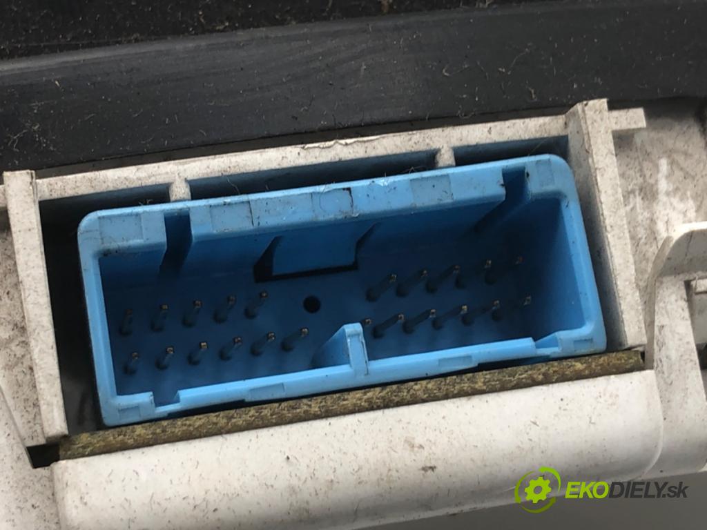 HONDA CR-V II SUV 2002 110 kW 2.0 (RD5) 1998 Prístrojovka HR0299032 (Prístrojová doska)