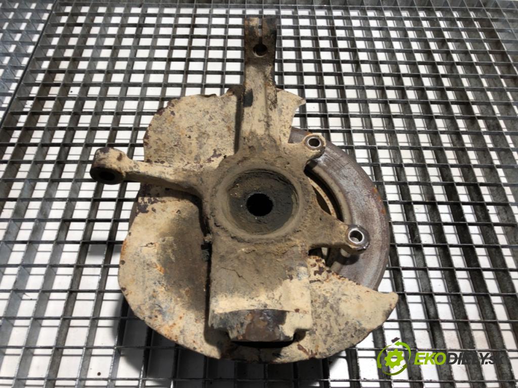 KIA SPORTAGE SUV SUV 1994 70 kW 2.0 1998 náboj pravý přední část