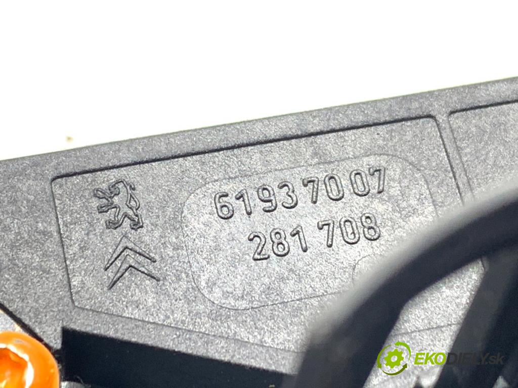 PEUGEOT 407 SW Kombi 2007 100 kW 2.0 HDi 135 1997 Prepínač kombinovaný 96611304XT (Prepínacie páčky pod volantom)