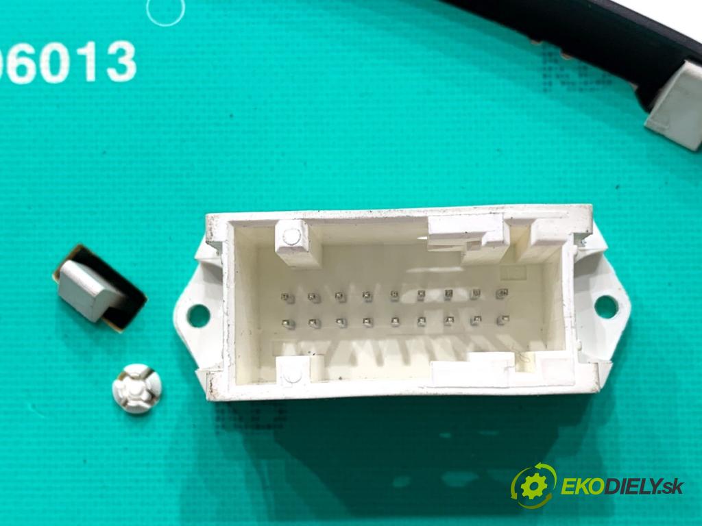 PEUGEOT 407 SW Kombi 2007 100 kW 2.0 HDi 135 1997 Prístrojovka 9658138580 (Prístrojová doska)