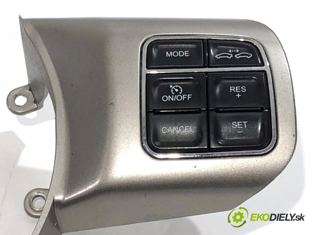 JEEP GRAND CHEROKEE WK SUV 2012 177 kW 3.0 CRD V6 4x4 2987 SPÍNAČE: volantu
