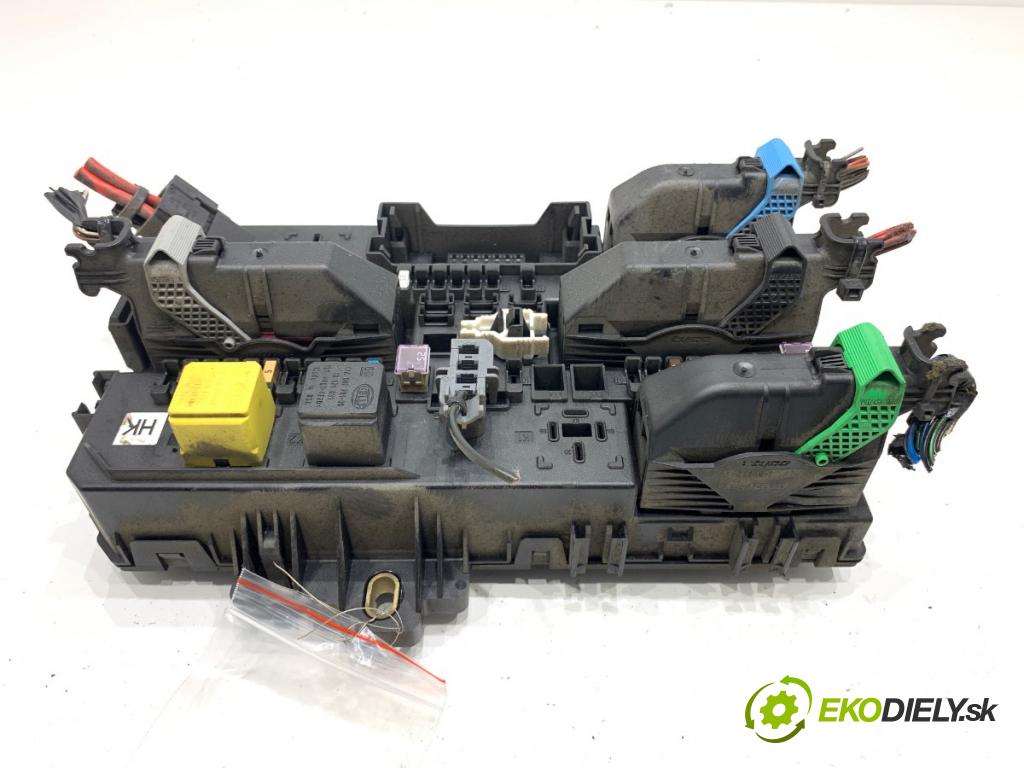 OPEL ASTRA H Kombi 2005 59 kW 1.7 CDTI (L35) 1686 skříňka poistková 13206762 (Pojistková skříňka)