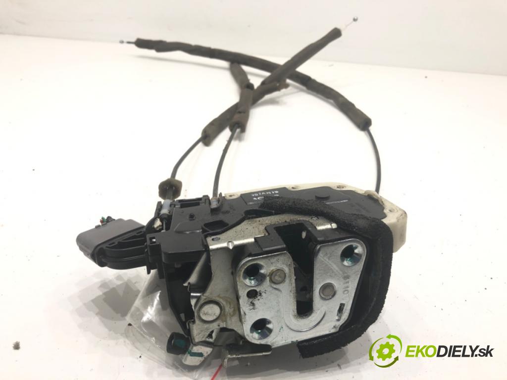 NISSAN MICRA K13 liftback 2015 59 kW 1.2 1198 zámok dveře pravý přední část 