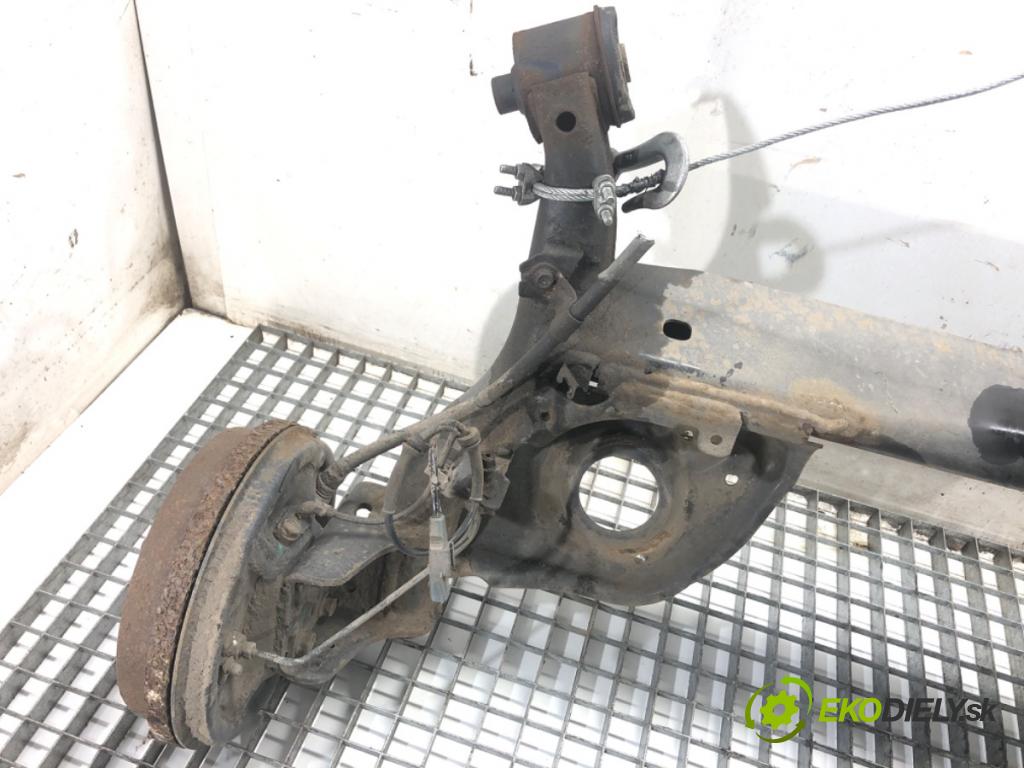 NISSAN MICRA K13 liftback 2015 59 kW 1.2 1198 výztuha zadní část