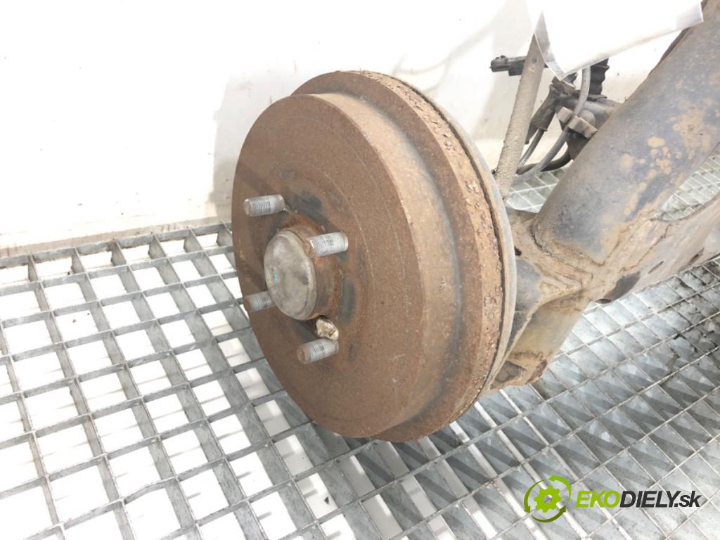 NISSAN MICRA K13 liftback 2015 59 kW 1.2 1198 výztuha zadní část
