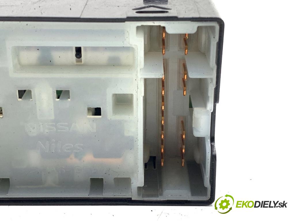 NISSAN MICRA K13 liftback 2015 59 kW 1.2 1198 Prepínač okien  (Prepínacie páčky pod volantom)