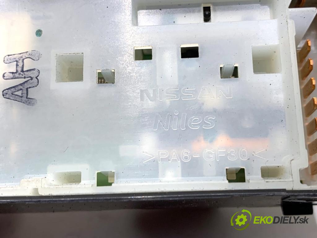 NISSAN MICRA K13 liftback 2015 59 kW 1.2 1198 Prepínač okien  (Prepínacie páčky pod volantom)