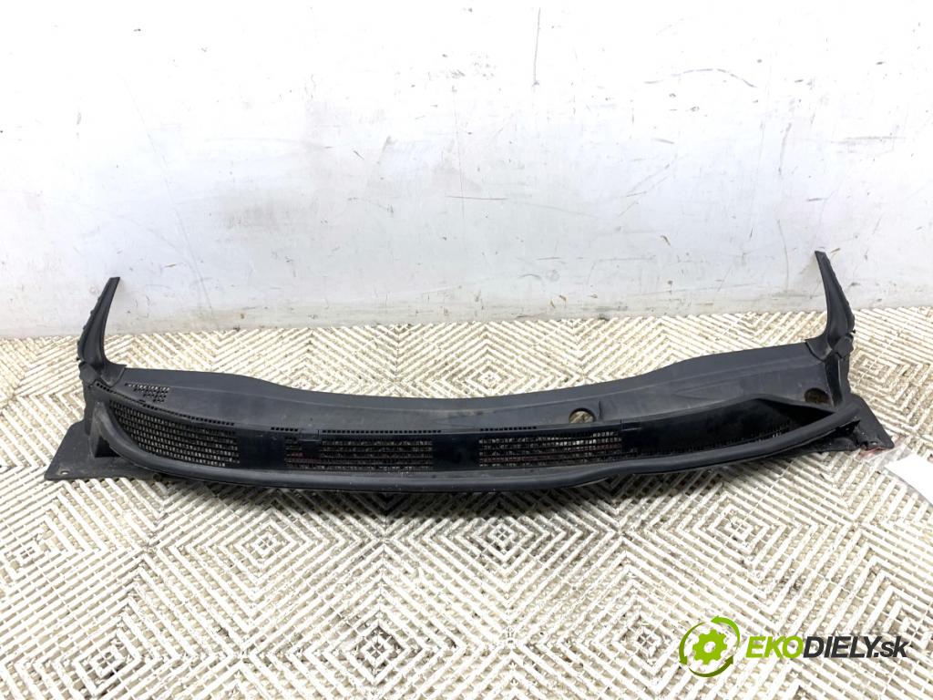 NISSAN MICRA K13 liftback 2015 59 kW 1.2 1198 Torpédo, plast pod čelné okno 668621HB (Torpédo (plast pod čelným sklom))