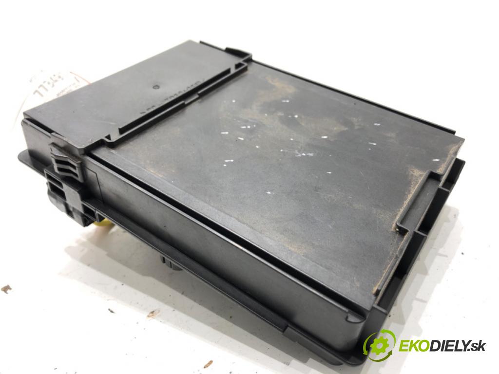 NISSAN MICRA K13 liftback 2015 59 kW 1.2 1198 modul BSI 284B7-1HR0C (Pojistková skříňka)