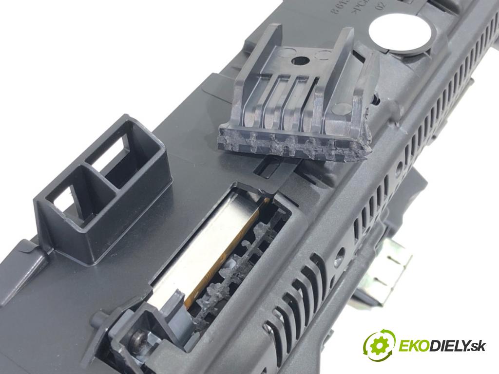 AUDI A7 C8 liftback 2023 195 kW 45 TFSI Mild Hybrid quattro 1984 Prístrojovka 4K0920794F (Prístrojová doska)