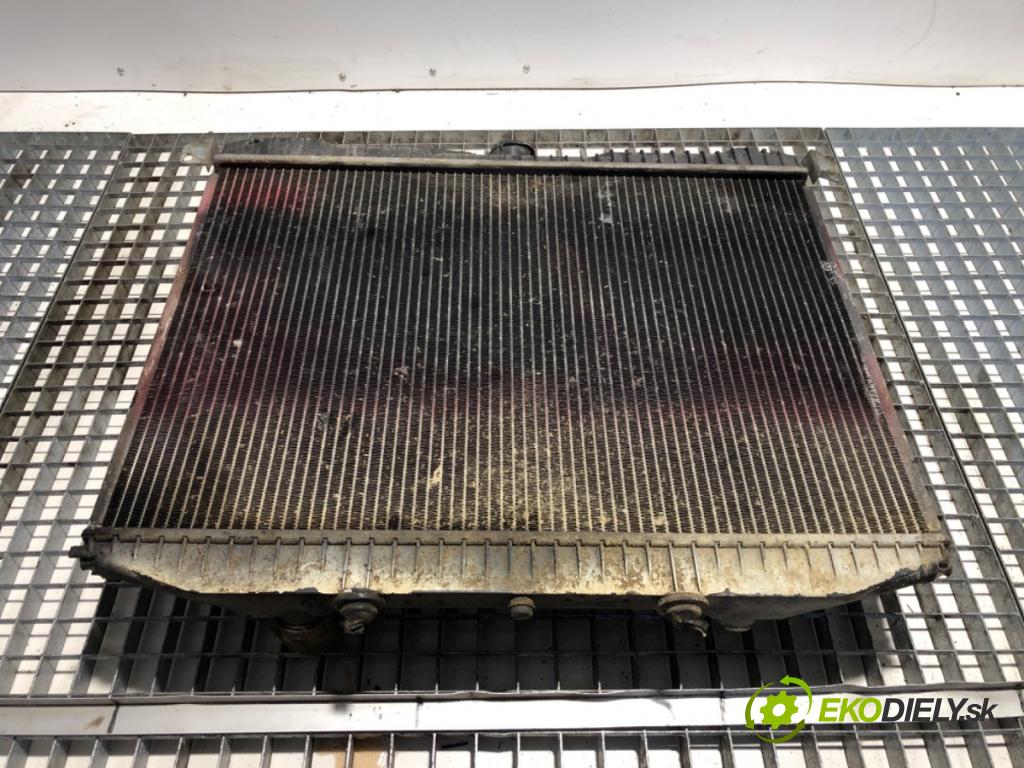 NISSAN TERRANO II samochód terenowy zamknięty 1994 91 kW 2.4 i 12V 4WD 2389 chladič vody  (Vodní chladič)