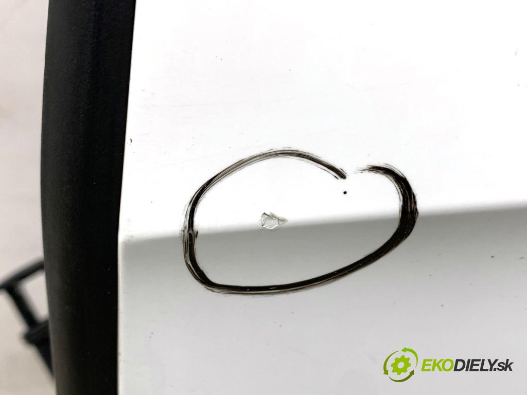 VW GOLF VII liftback 2012 77 kW 1.6 TDI 1598 dveře levý zadní část LC9A