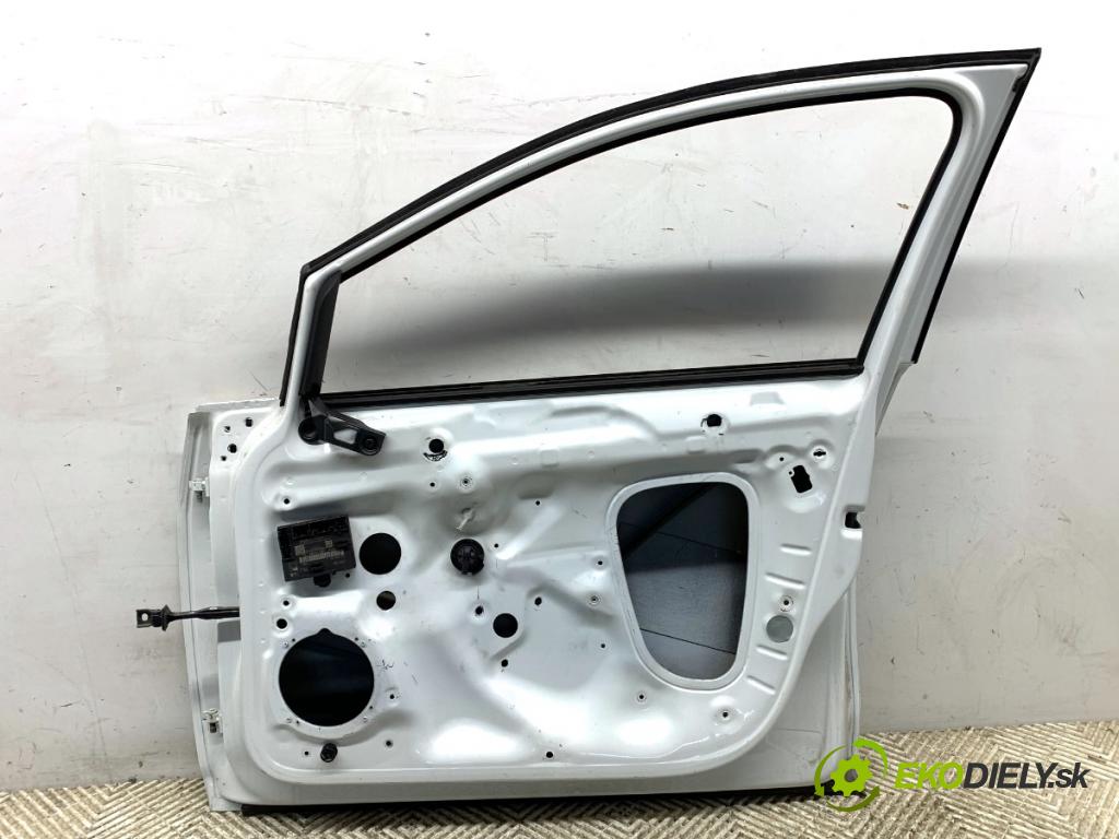 VW GOLF VII liftback 2012 77 kW 1.6 TDI 1598 dveře pravý přední část LC9A