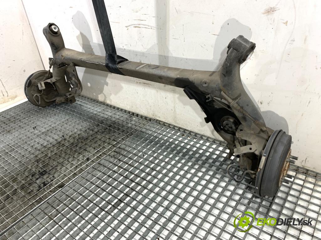 MAZDA 2 DL liftback 2019 66 kW 1.5 SKYACTIV-G 1496 výztuha zadní část