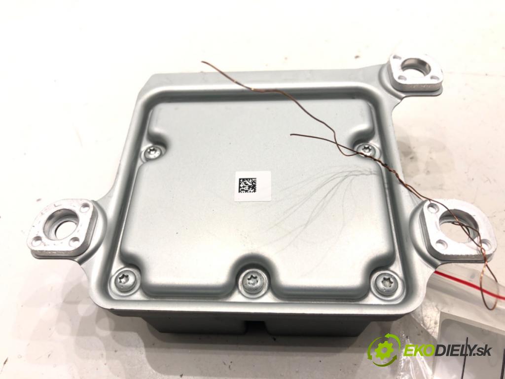 MAZDA 2 DL liftback 2019 66 kW 1.5 SKYACTIV-G 1496 senzor airbag DA6A-57K30 (Snímač)