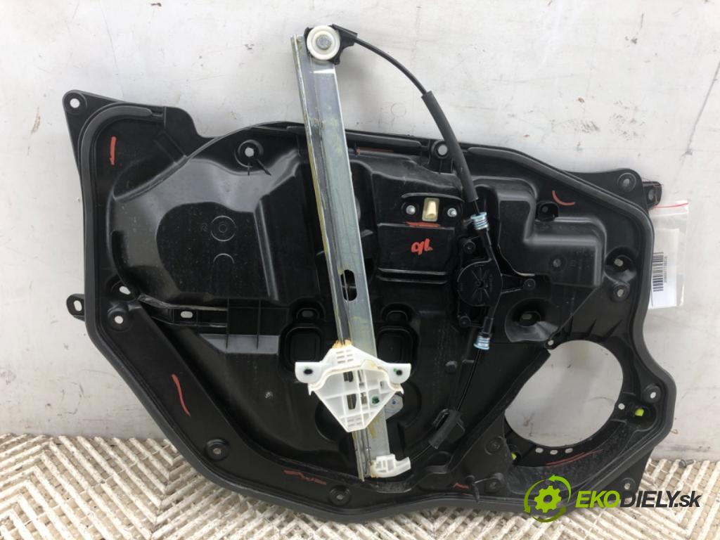 MAZDA 2 DL liftback 2019 66 kW 1.5 SKYACTIV-G 1496 mechanismus okna pravý přední část DA6C5897X