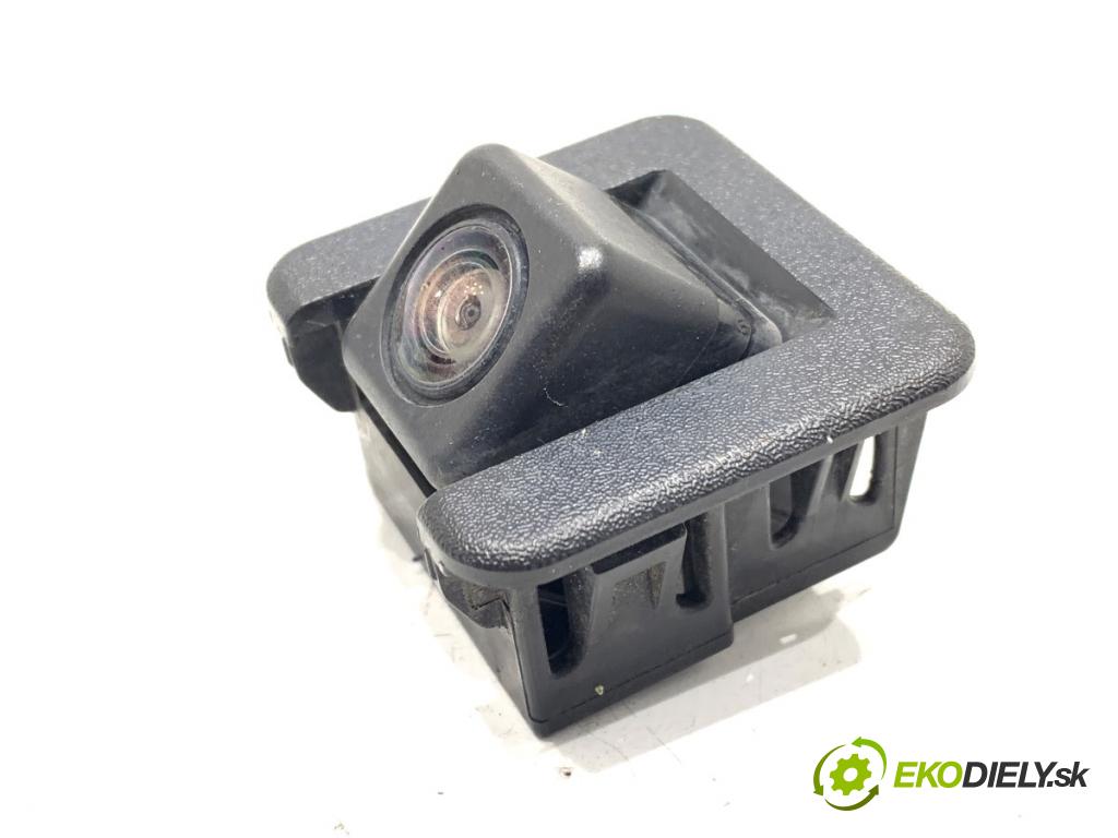 MAZDA 2 DL liftback 2019 66 kW 1.5 SKYACTIV-G 1496 KAMERA DG7L-67-RC0