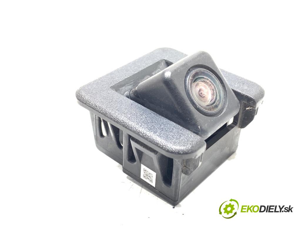 MAZDA 2 DL liftback 2019 66 kW 1.5 SKYACTIV-G 1496 KAMERA DG7L-67-RC0