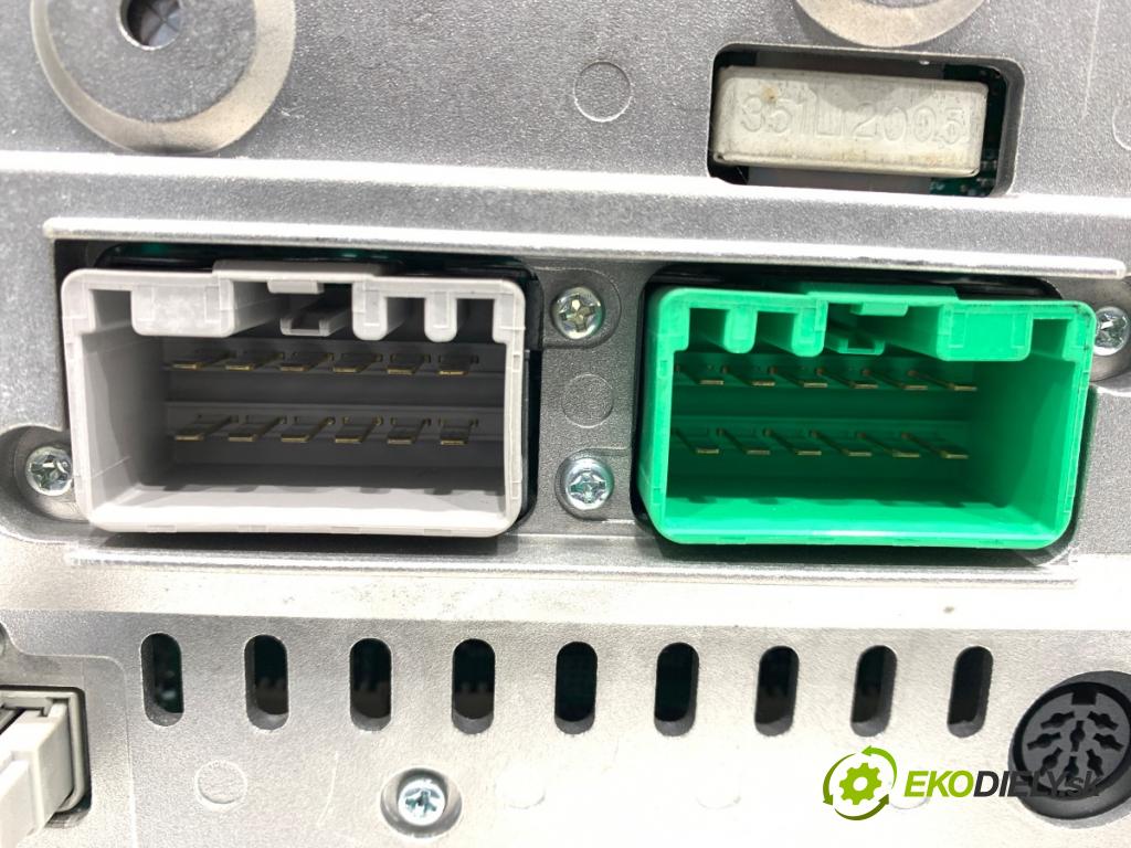 VOLVO S60 I sedan 2003 125 kW 2.4 2435 RADIO  (Audio zariadenie)