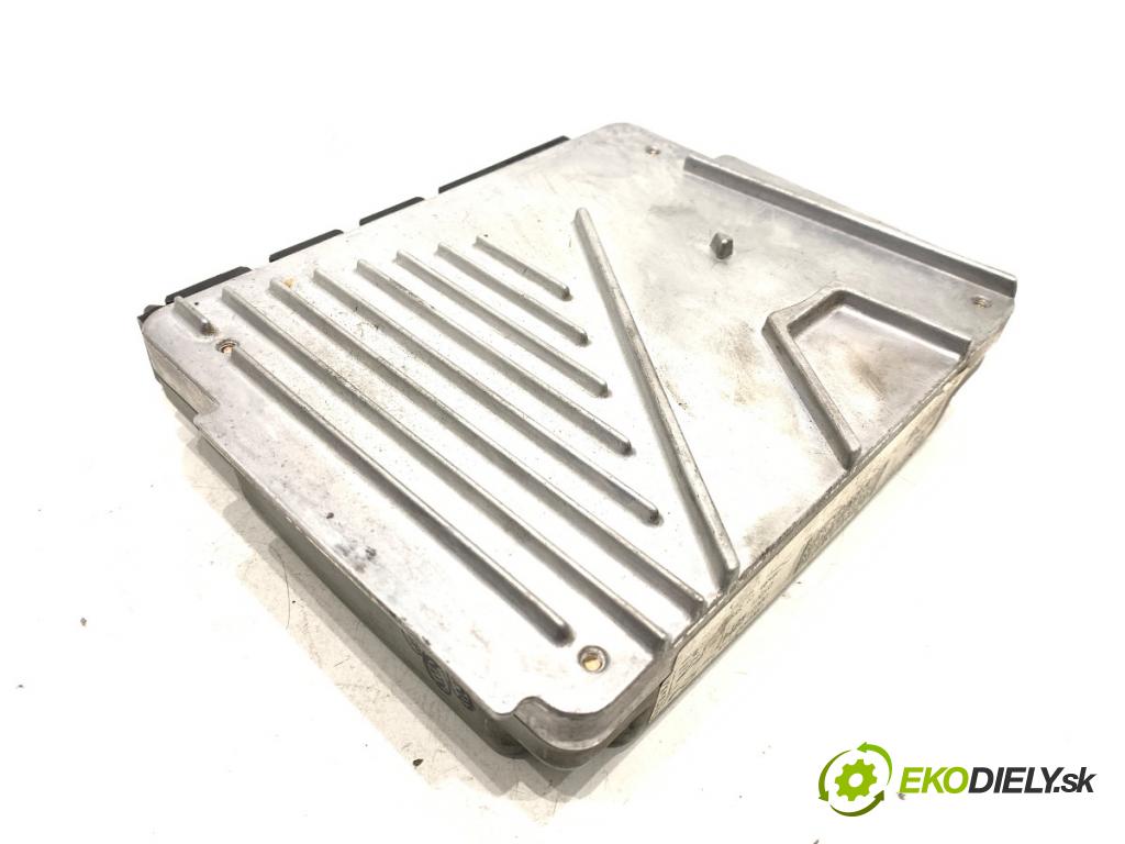 VOLVO S60 I sedan 2003 125 kW 2.4 2435 riadiaca jednotka Motor MB079700-8831 (Riadiaca jednotka)