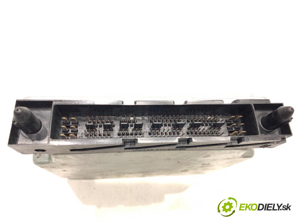 VOLVO S60 I sedan 2003 125 kW 2.4 2435 riadiaca jednotka Motor MB079700-8831 (Riadiaca jednotka)