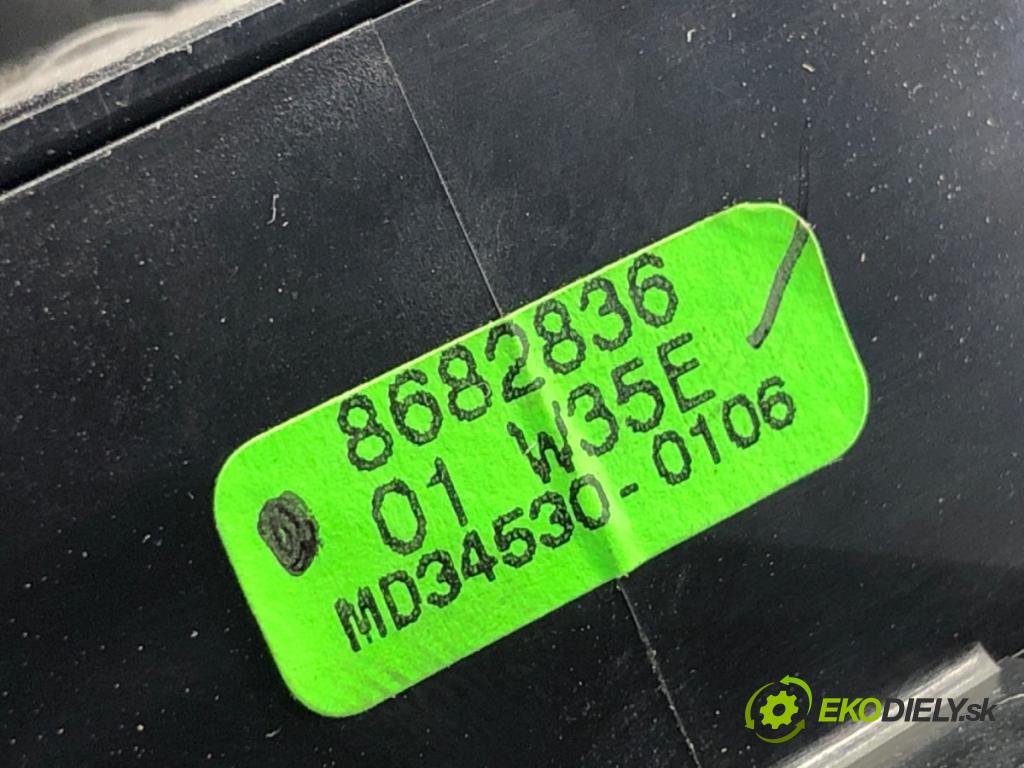 VOLVO S60 I sedan 2003 125 kW 2.4 2435 Prepínač okien 8682836 (Prepínacie páčky pod volantom)