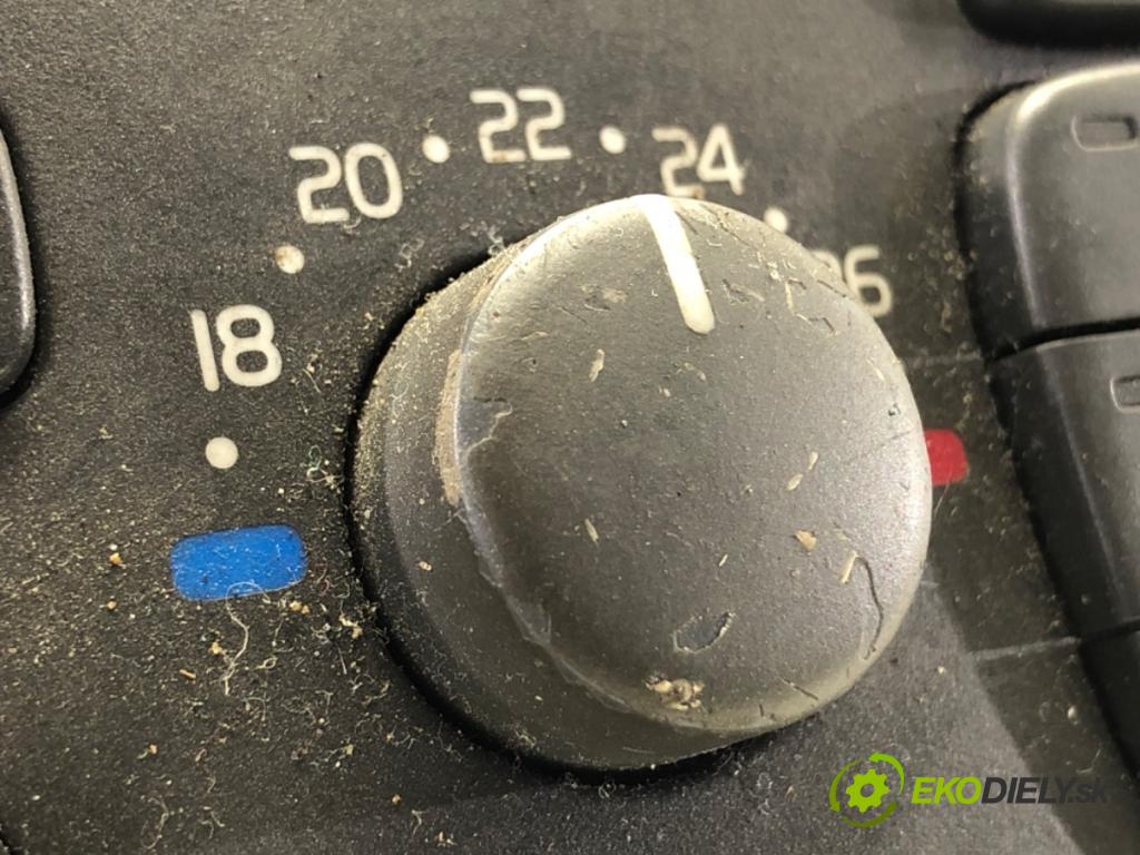 VOLVO S60 I sedan 2003 125 kW 2.4 2435 Panel ovládania kúrenia 8651242 (Prepínacie páčky pod volantom)