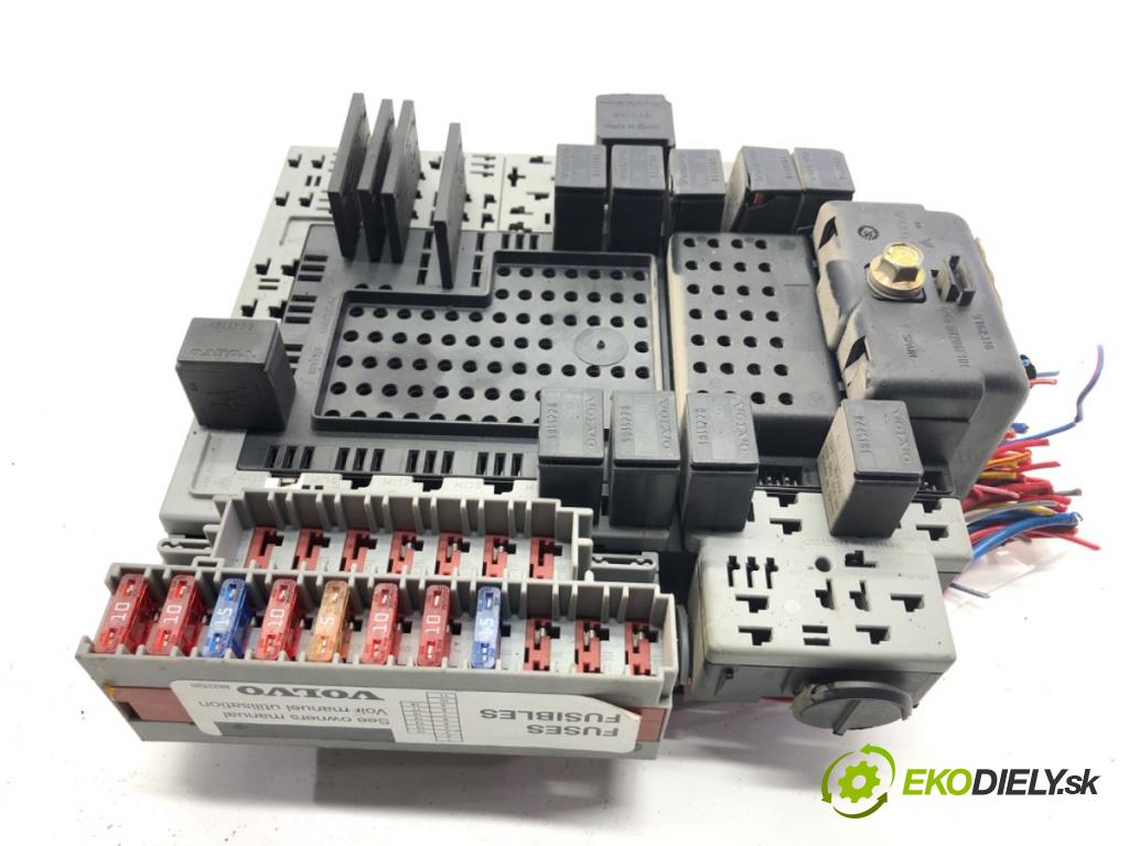 VOLVO S60 I sedan 2003 125 kW 2.4 2435 modul BSI 9401802 (Pojistková skříňka)