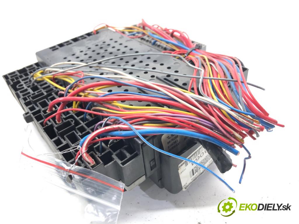 VOLVO S60 I sedan 2003 125 kW 2.4 2435 modul BSI 9401802 (Pojistková skříňka)