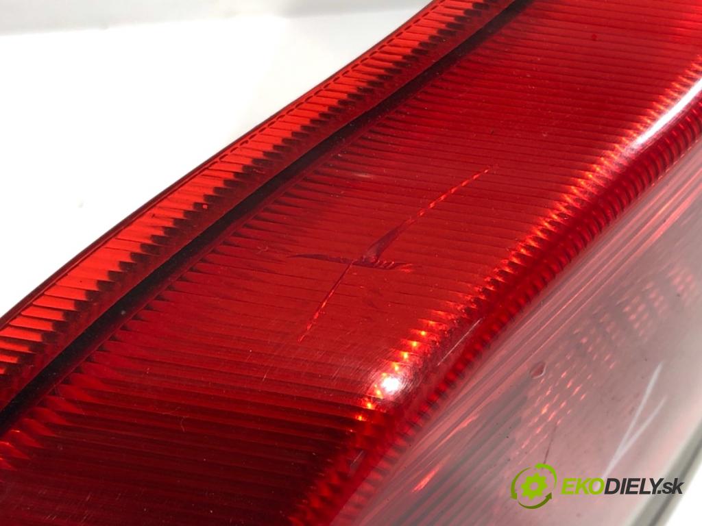 VOLVO S60 I sedan 2003 125 kW 2.4 2435 světlo levý zadní část