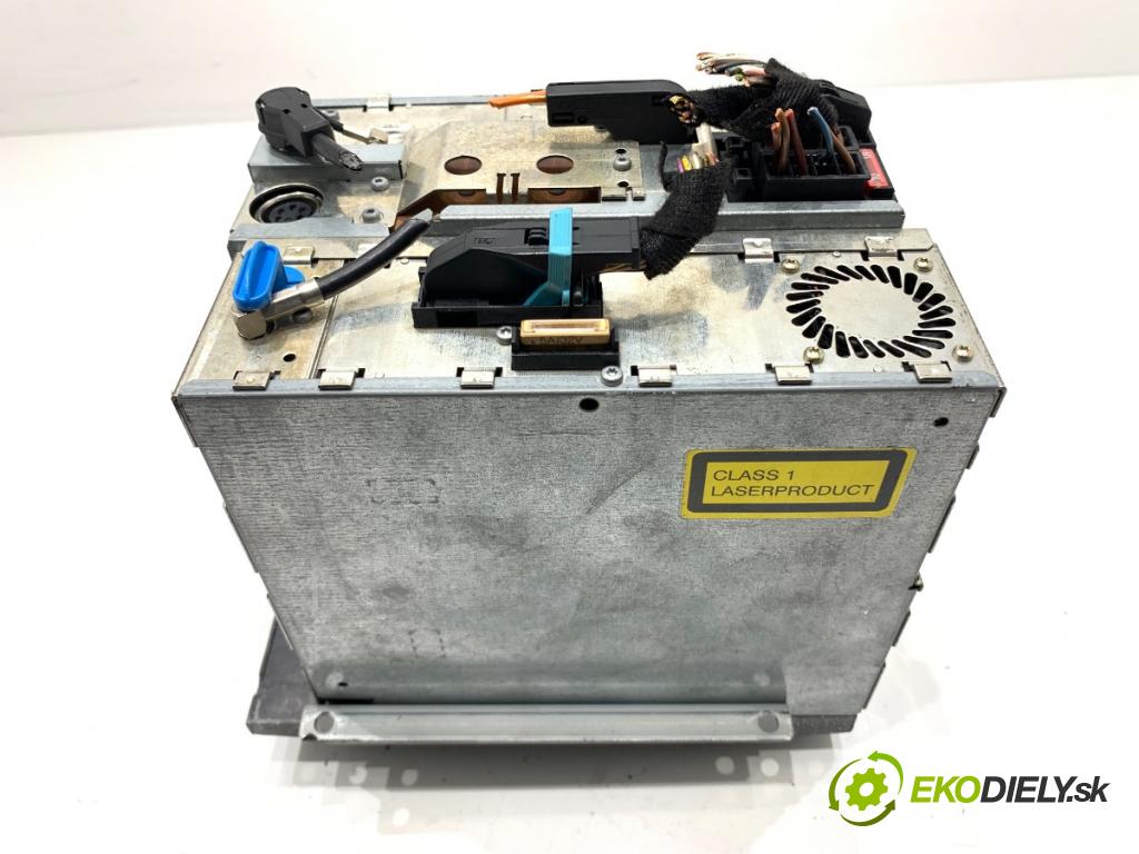 MERCEDES-BENZ W220 sedan 2001 145 kW S 320 CDI (220.026, 220.126) 3222 RADIO 2208270442 (Audio zariadenie)