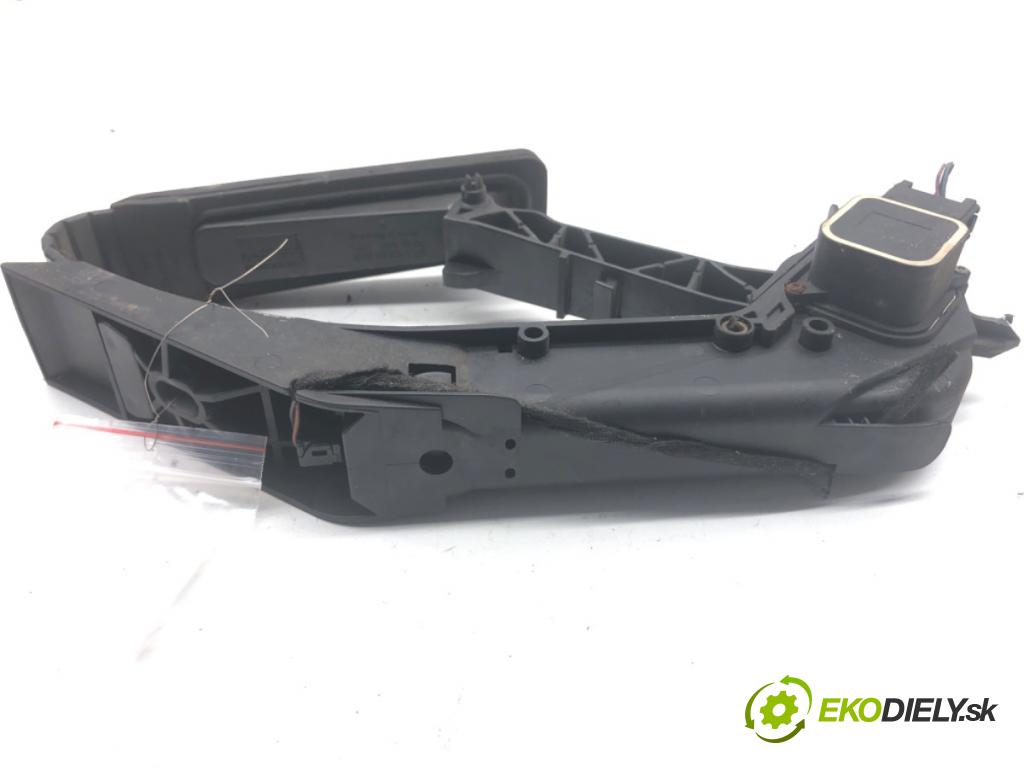 MERCEDES-BENZ W220 sedan 2001 145 kW S 320 CDI (220.026, 220.126) 3222 Potenciometer plynu A2033010001 (Potenciometer plynového pedálu)