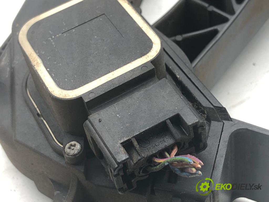 MERCEDES-BENZ W220 sedan 2001 145 kW S 320 CDI (220.026, 220.126) 3222 Potenciometer plynu A2033010001 (Potenciometer plynového pedálu)