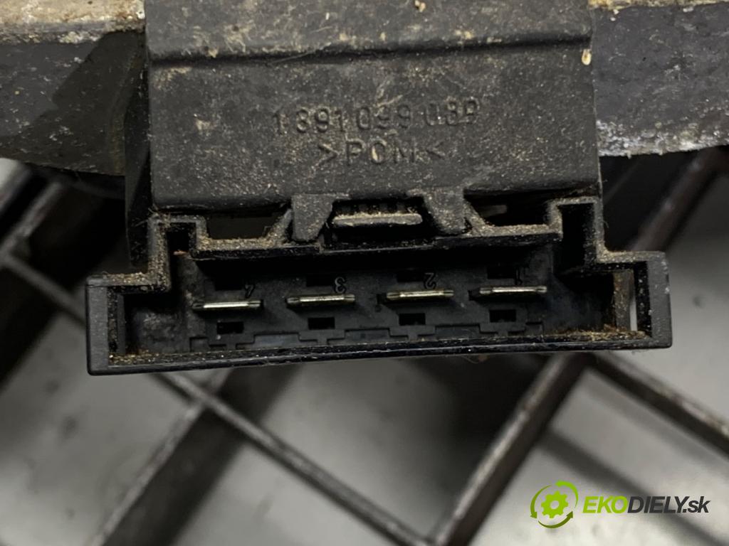 MERCEDES-BENZ W220 sedan 2001 145 kW S 320 CDI (220.026, 220.126) 3222 Mechanizmus stieračov predný 0390241435 (Motorček stieračov predný)