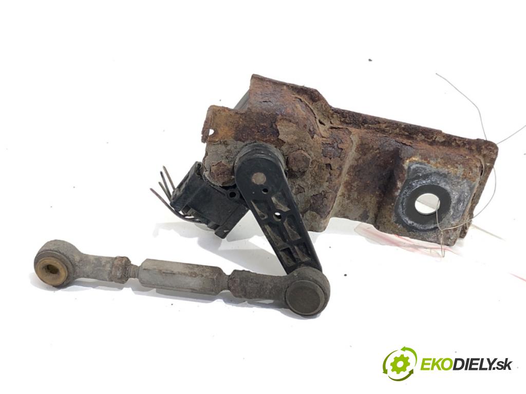 MERCEDES-BENZ W220 sedan 2001 145 kW S 320 CDI (220.026, 220.126) 3222 Snímač XENON A0105427617 (Snímač)