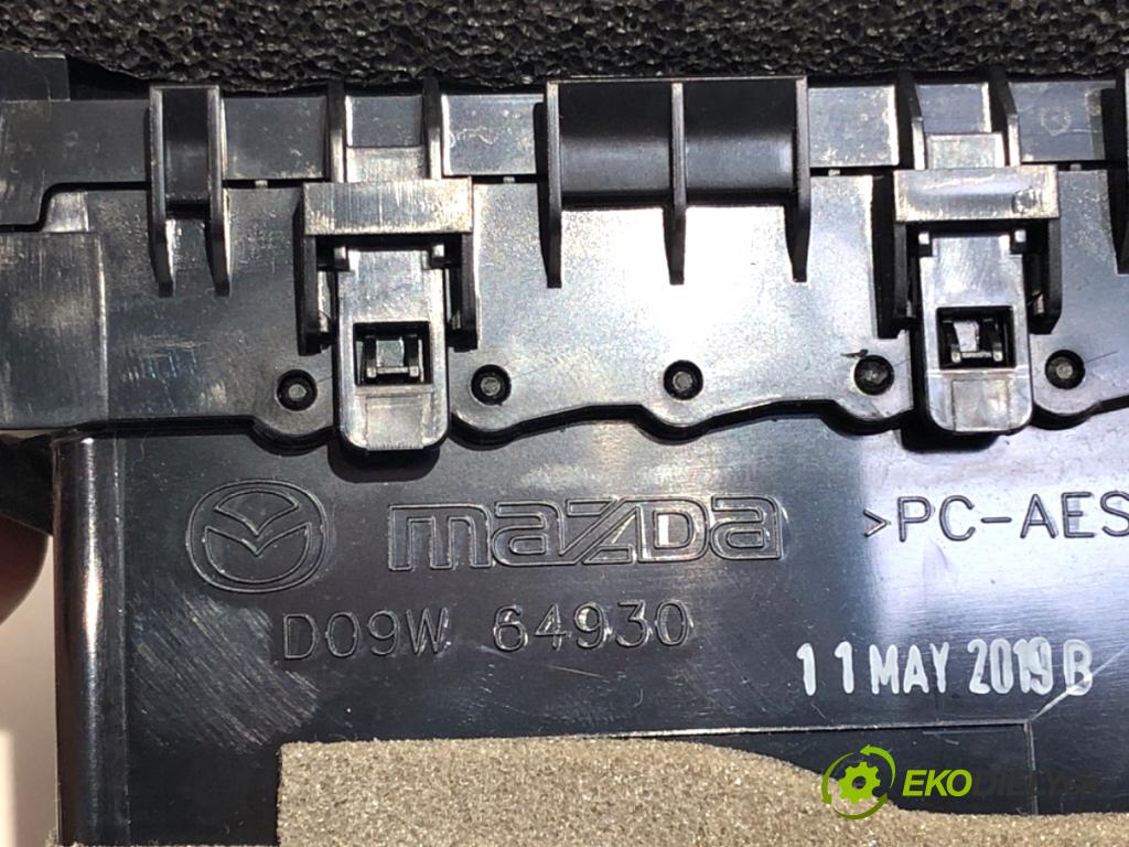 MAZDA 2 DL liftback 2019 66 kW 1.5 SKYACTIV-G 1496 mří topení přední část D09W64930 D09W64730