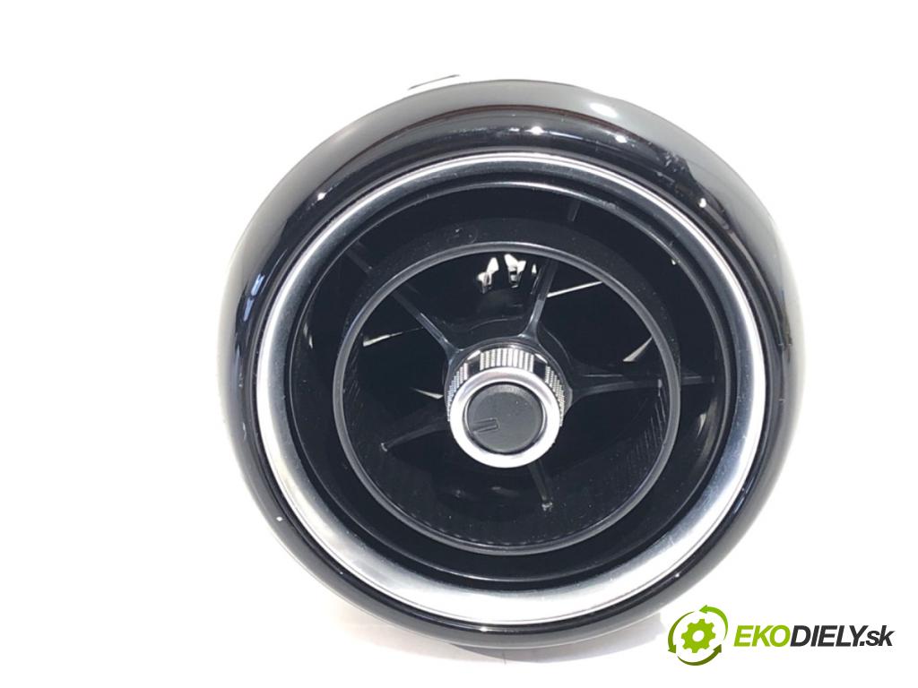 MAZDA 2 DL liftback 2019 66 kW 1.5 SKYACTIV-G 1496 mří topení přední část D09W64930 D09W64730