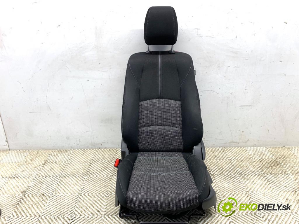 MAZDA 2 DL liftback 2019 66 kW 1.5 SKYACTIV-G 1496 sedadlo levý přední část 