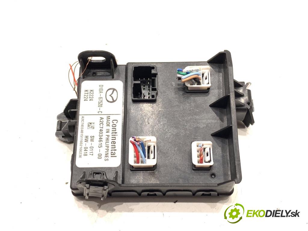 MAZDA 2 DL liftback 2019 66 kW 1.5 SKYACTIV-G 1496 Modul komfortu D10A-675Z0-C (Modul komfortu)