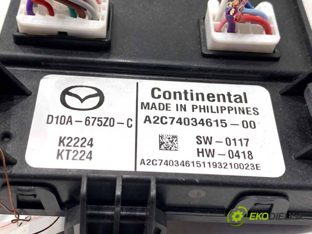 MAZDA 2 DL liftback 2019 66 kW 1.5 SKYACTIV-G 1496 Modul komfortu D10A-675Z0-C (Modul komfortu)